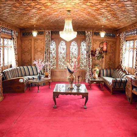 Yadgaar Houseboats Hotel Srinagar  Exterior photo