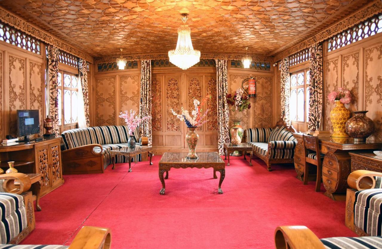 Yadgaar Houseboats Hotel Srinagar  Exterior photo